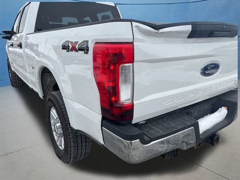 Used 2019 Ford F250 XLT w/ Snow Plow Prep Package image 24