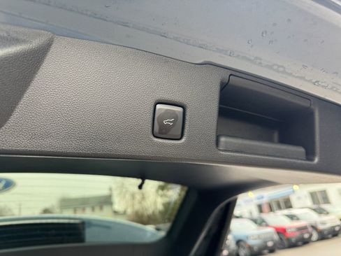 Used 2025 Ford Escape Platinum w/ Premium Technology Package image 12