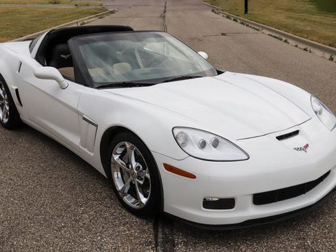 Used 2011 Chevrolet Corvette Grand Sport w/ Preferred Equipment Group RWD image 12