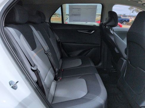 New 2026 Kia Niro LX FWD image 28