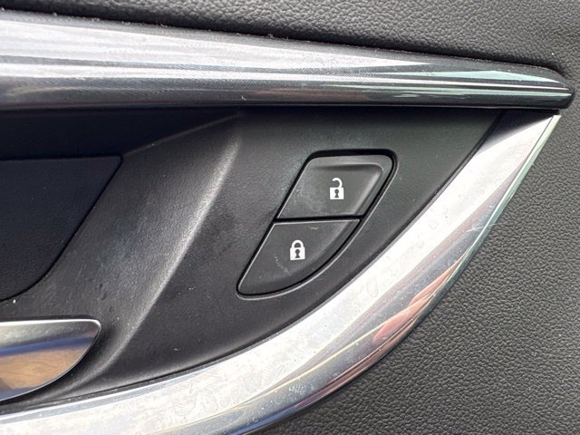Used 2024 Buick Enclave Essence w/ Sport Touring Edition AWD/4WD image 12