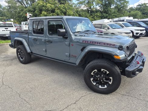 Used 2024 Jeep Gladiator Rubicon AWD/4WD image 1