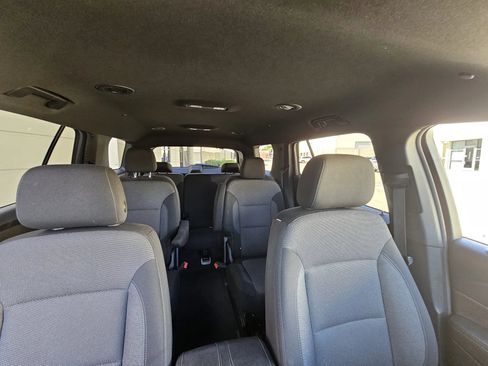Used 2022 Chevrolet Traverse LT AWD/4WD image 23