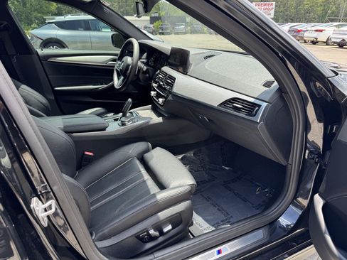 Used 2019 BMW 530i w/ M Sport Package RWD image 17