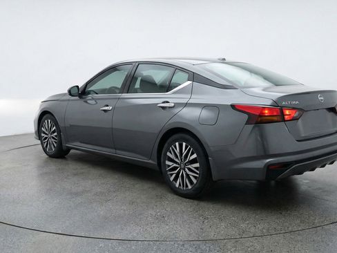 Used 2025 Nissan Altima 2.5 SV image 6