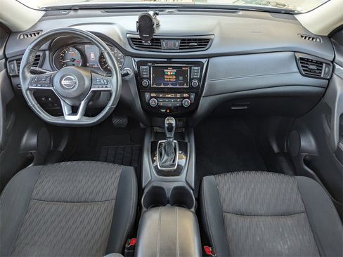 Used 2018 Nissan Rogue SV image 14