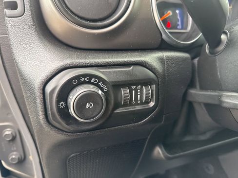 Used 2021 Jeep Wrangler Unlimited Sport image 40