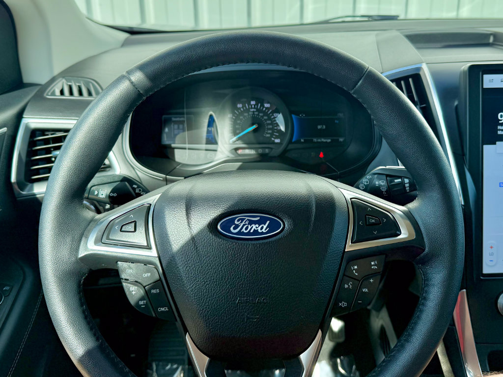 Certified 2024 Ford Edge Titanium AWD/4WD image 25