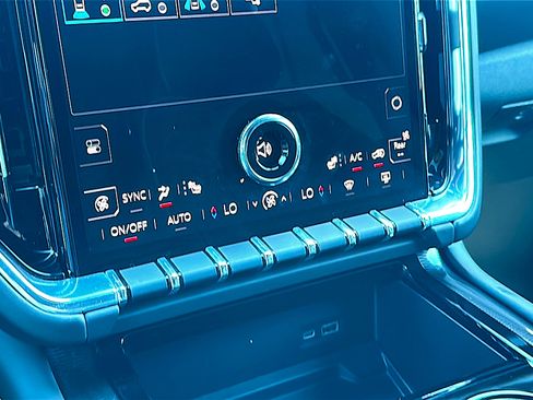 Used 2025 GMC Yukon XL Elevation image 35