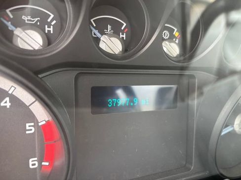 Used 2015 Ford F550 2WD Regular Cab Super Duty image 8