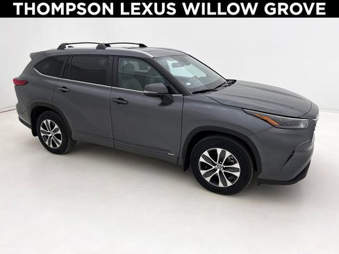 Used 2023 Toyota Highlander XLE image 1
