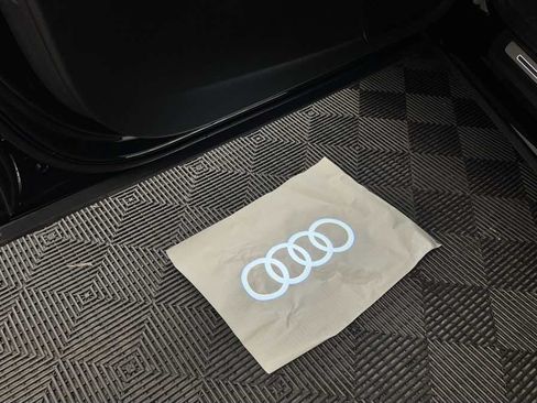 Used 2019 Audi Q8 Premium Plus w/ Premium Plus AWD/4WD image 11