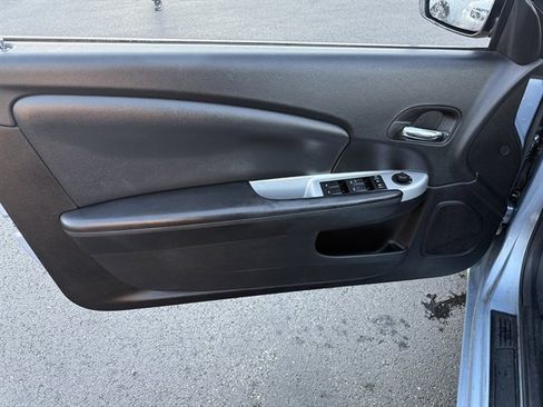 Used 2012 Chrysler 200 Touring image 18