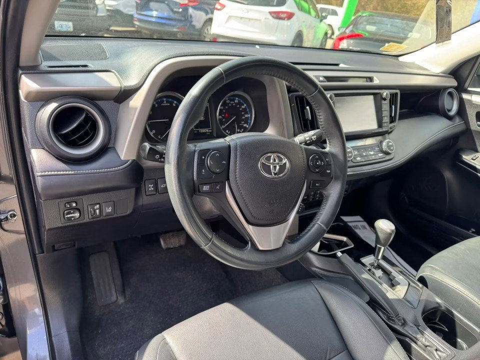 Used 2016 Toyota RAV4 Limited AWD/4WD image 10