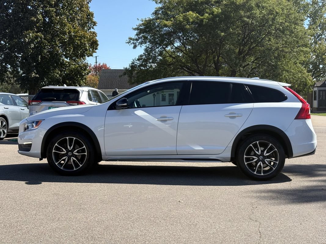 Used 2017 Volvo V60 T5 Cross Country w/ Convenience Package AWD/4WD image 5