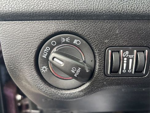 Used 2021 Chrysler 300 Touring L image 24