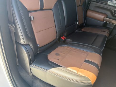 Used 2023 Chevrolet Silverado 2500 High Country w/ Z71 Off-Road Package AWD/4WD image 15