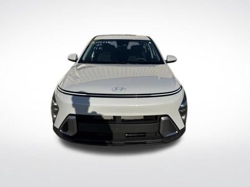 Used 2025 Hyundai Kona SE FWD image 8