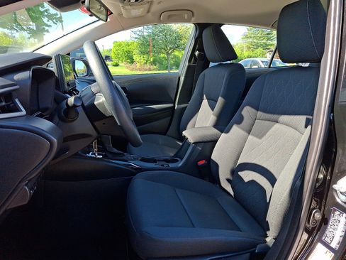 Used 2023 Toyota Corolla LE w/ Carpet Mat Package (TMS) FWD image 13