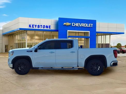 Used 2021 GMC Sierra 1500 SLT w/ SLT Premium Plus Package RWD image 4