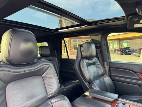 Used 2024 Lincoln Navigator L Reserve AWD/4WD image 29