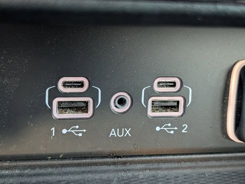 Used 2023 Jeep Grand Cherokee Altitude image 14