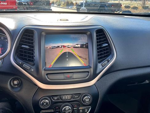 Used 2017 Jeep Cherokee Latitude w/ Comfort/Convenience Group image 27