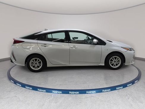 Used 2018 Toyota Prius Prime Advanced w/ Carpet Mat Package FWD image 5