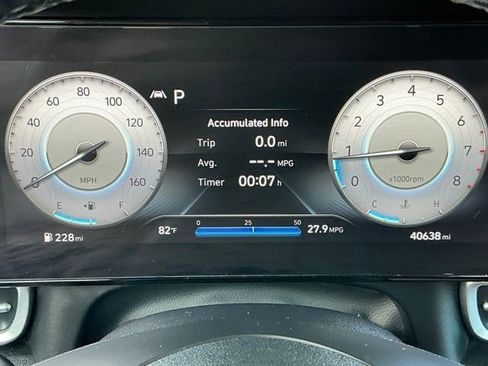 Used 2021 Hyundai Elantra Limited image 18