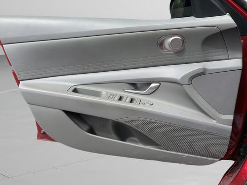 Certified 2024 Hyundai Elantra SE image 15