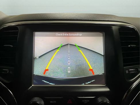 Used 2018 Jeep Grand Cherokee Limited RWD image 21