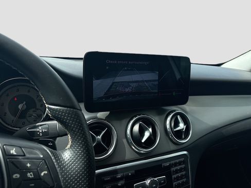 Used 2015 Mercedes-Benz GLA 250 image 17