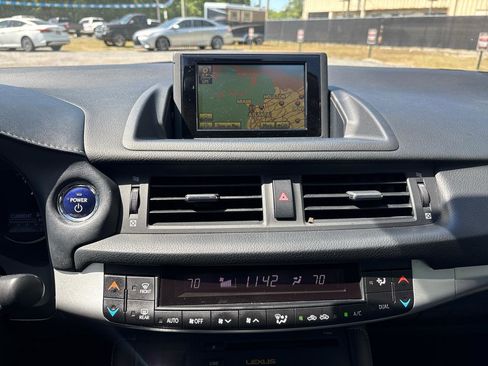 Used 2012 Lexus CT 200h Premium w/ Leather Pkg FWD image 13