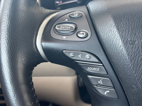 Used 2019 Nissan Pathfinder Platinum FWD image 11