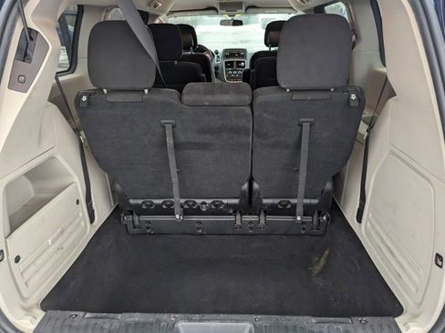 Used 2014 Dodge Grand Caravan SXT image 21