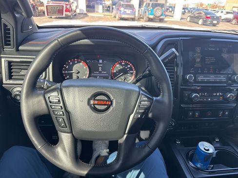 Used 2020 Nissan Titan PRO-4X w/ Pro-4x Convenience Package image 20