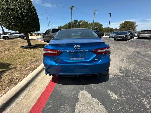 Used 2018 Toyota Camry XSE FWD image 4