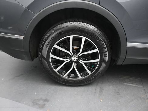 Used 2021 Volkswagen Tiguan SE AWD/4WD image 25