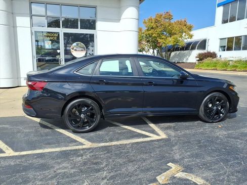 New 2025 Volkswagen Jetta SE image 8