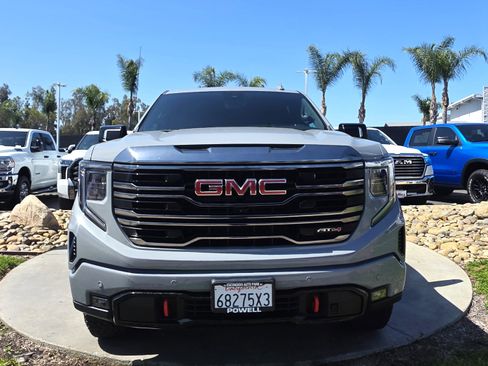 Used 2024 GMC Sierra 1500 AT4 w/ Technology Package AWD/4WD image 6