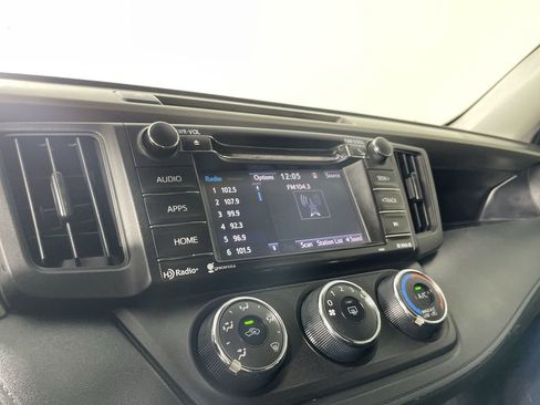 Used 2018 Toyota RAV4 LE w/ Carpet Mat Package image 13