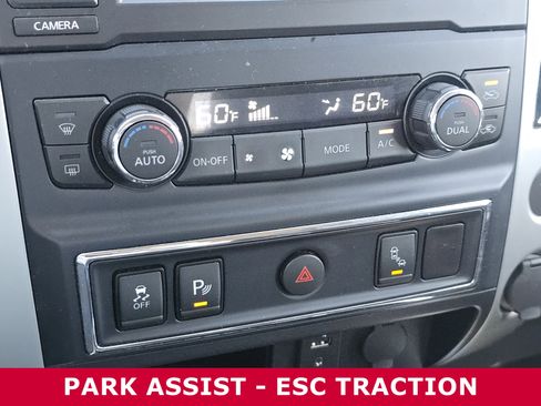 Used 2017 Nissan Titan SV RWD image 21