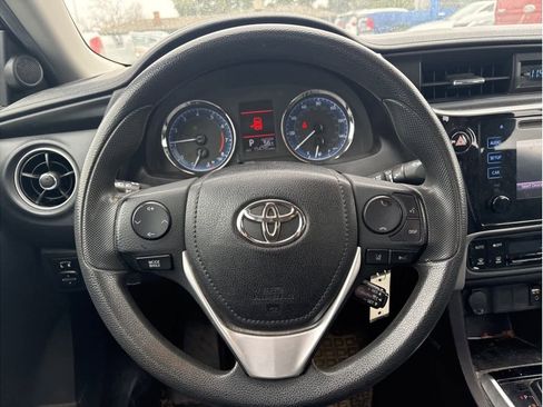 Used 2019 Toyota Corolla LE image 23