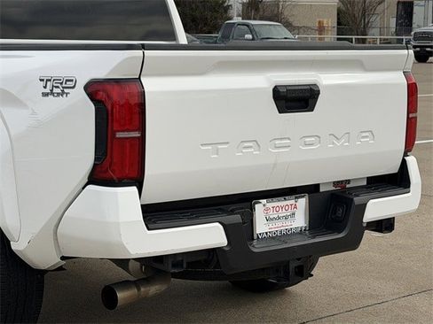 Used 2024 Toyota Tacoma TRD Sport image 11