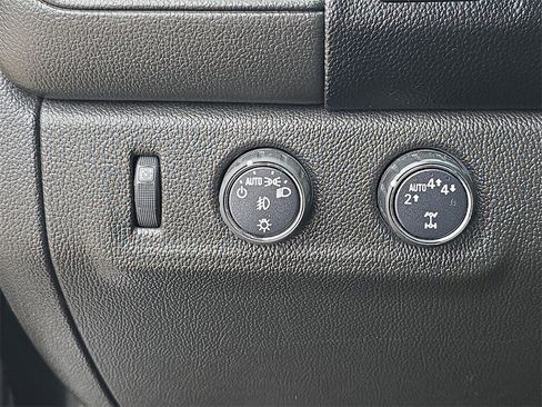 Used 2018 GMC Canyon SLT w/ Driver Alert Package image 18