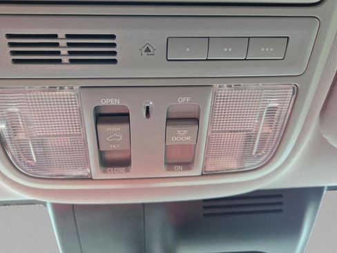 Used 2020 Honda CR-V Touring image 36