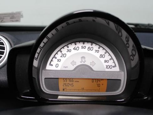 Used 2015 smart fortwo pure image 15