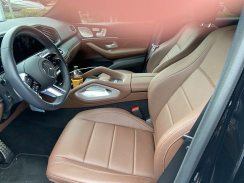 Used 2026 Mercedes-Benz GLS 450 4MATIC image 5