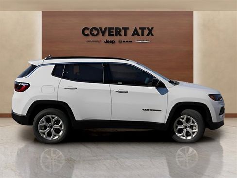 New 2026 Jeep Compass Latitude image 6