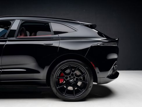 Used 2021 Aston Martin DBX image 20